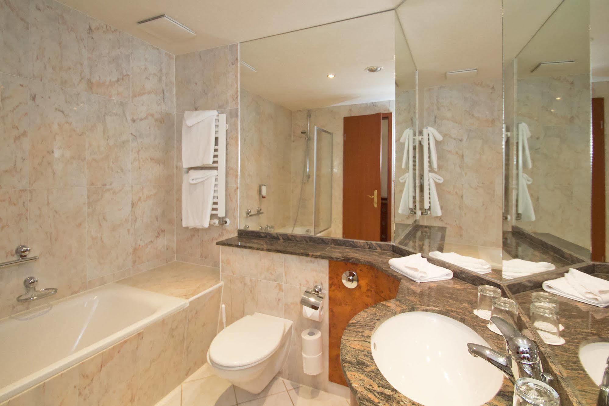 Seetelhotel Ostseeresidenz Ahlbeck Херингсдорф Екстериор снимка